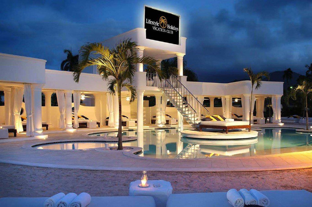 Lifestyle-Tropical-Beach-Resort-and-Spa-Puerto-Plata-Undefined-pool-night