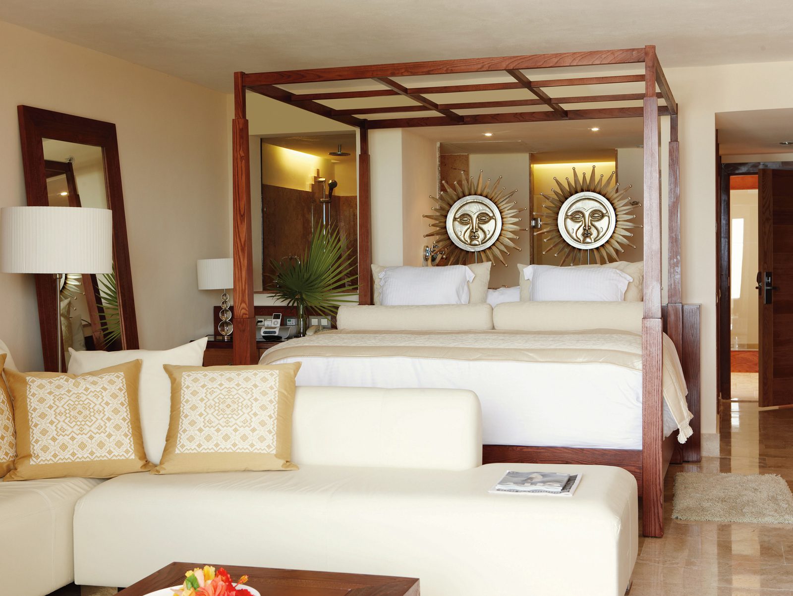 hotel-suites-in-cancun-mexico-with-jacuzzi