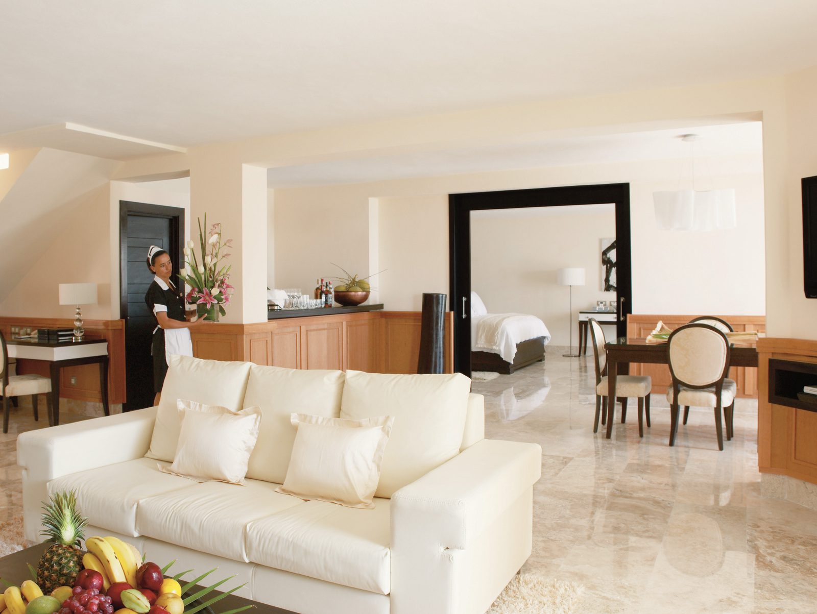 imperial-luxury-jacuzzi-cancun-suite