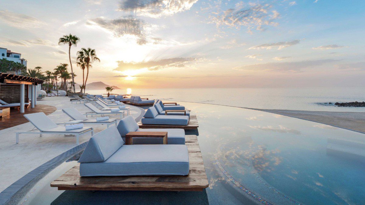 SJDLC_Adult-Infinity-Pool-Main-Image-1920x1080