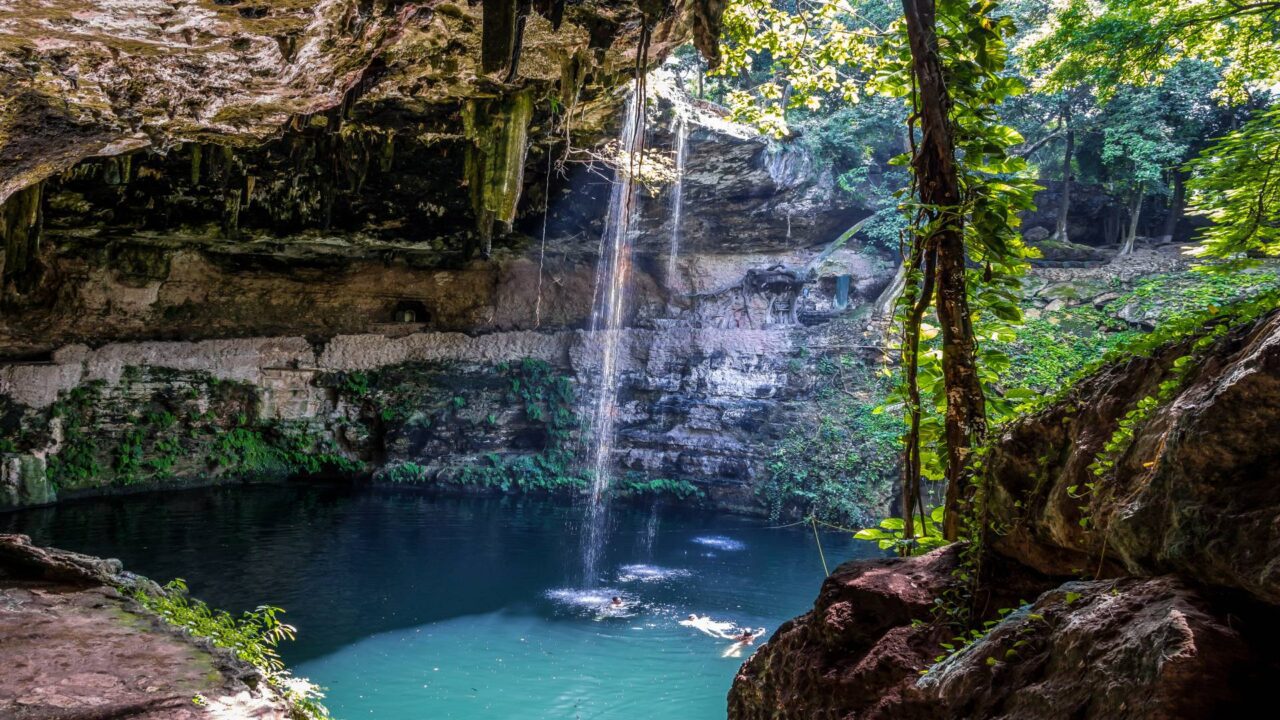 https://travelonica.com/wp-content/uploads/2023/07/cenote-zaci-valladolid-mexico-2022-03-05-22-46-00-utc-1-1280x720.jpg