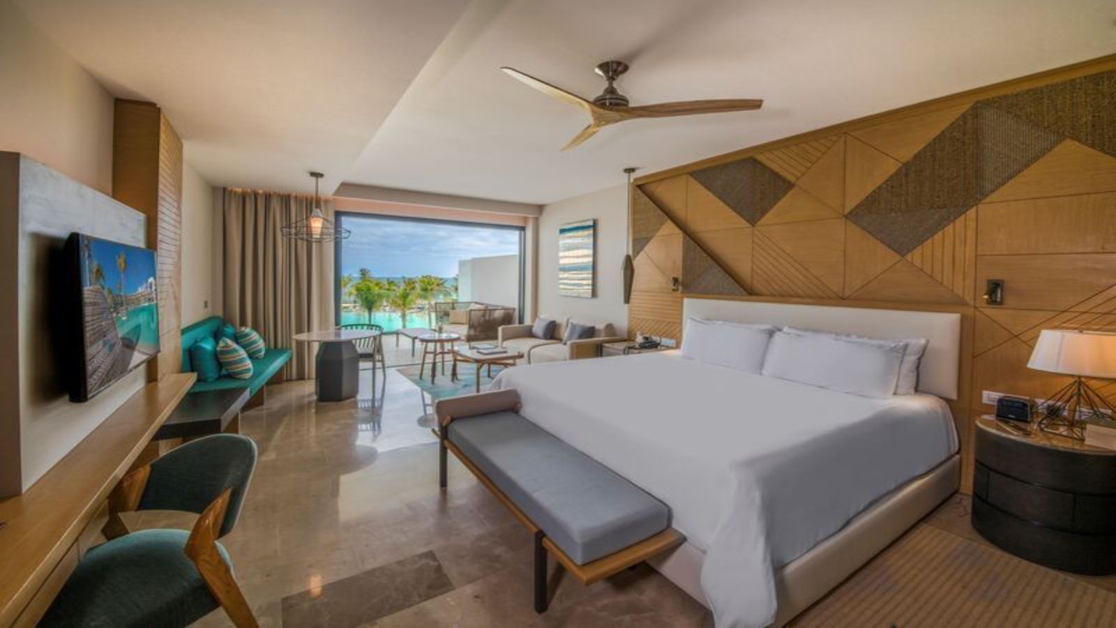 junior-suite-partial-ocean-view-bedroom