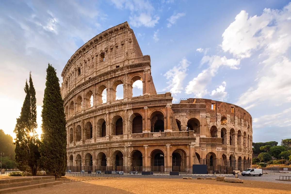 https://travelonica.com/wp-content/uploads/2024/09/20220127150143-colosseo-roma-lazio-shutterstock-756032350-2.jpg