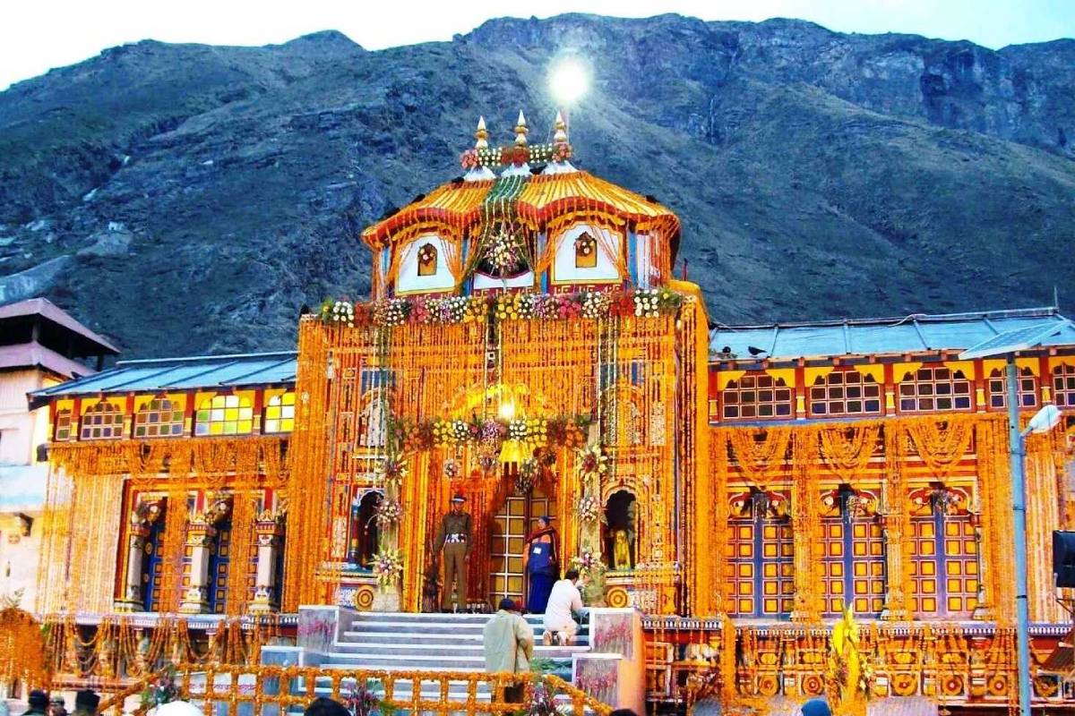 https://travelonica.com/wp-content/uploads/2024/09/badrinath.jpg