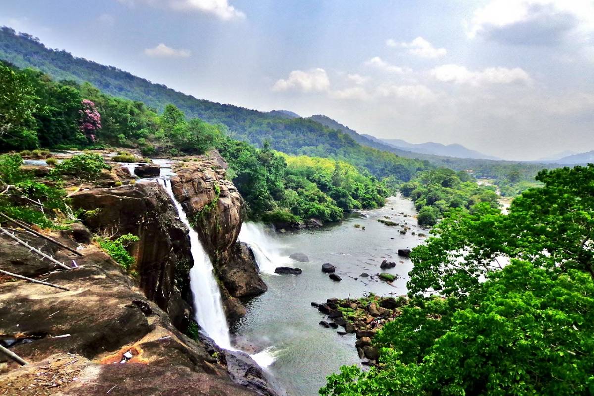 https://travelonica.com/wp-content/uploads/2024/09/cochin-india-waterfall.jpg